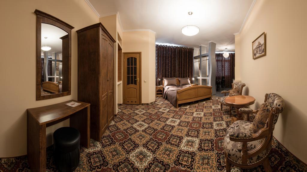 Premium Hotel Chernivtsi Δωμάτιο φωτογραφία