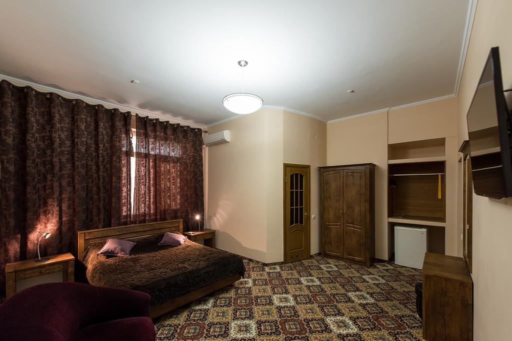 Premium Hotel Chernivtsi Δωμάτιο φωτογραφία